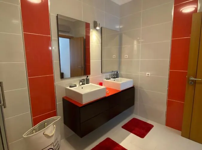 Luca * Αλμπουφέιρα