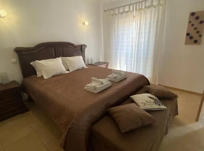 Luca * 阿尔布费拉