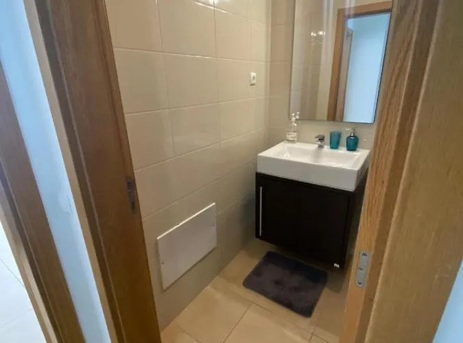 Luca * 阿尔布费拉