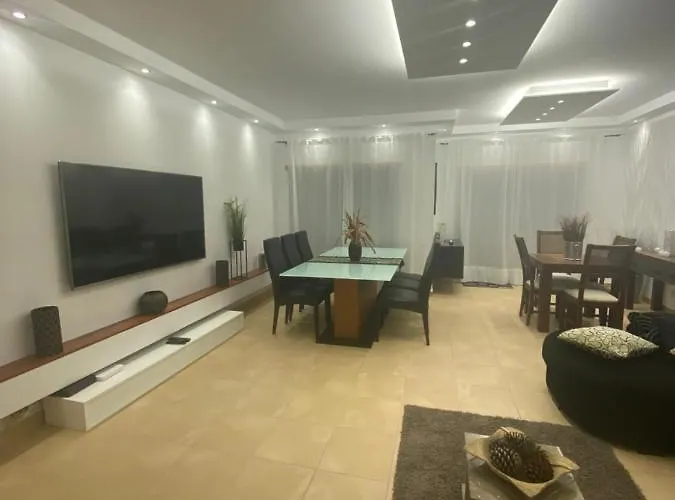 Luca * 阿尔布费拉